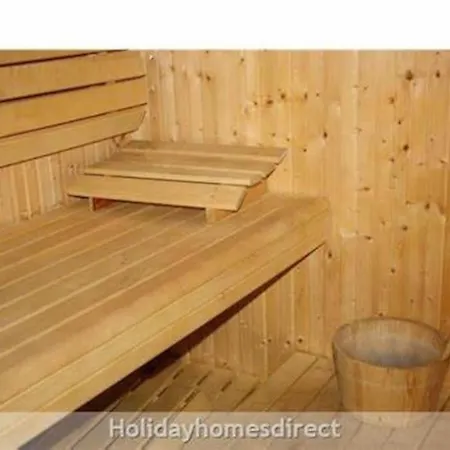 1 Bed Apt With Pool, Sauna, Bbq, Gym. Appartamento